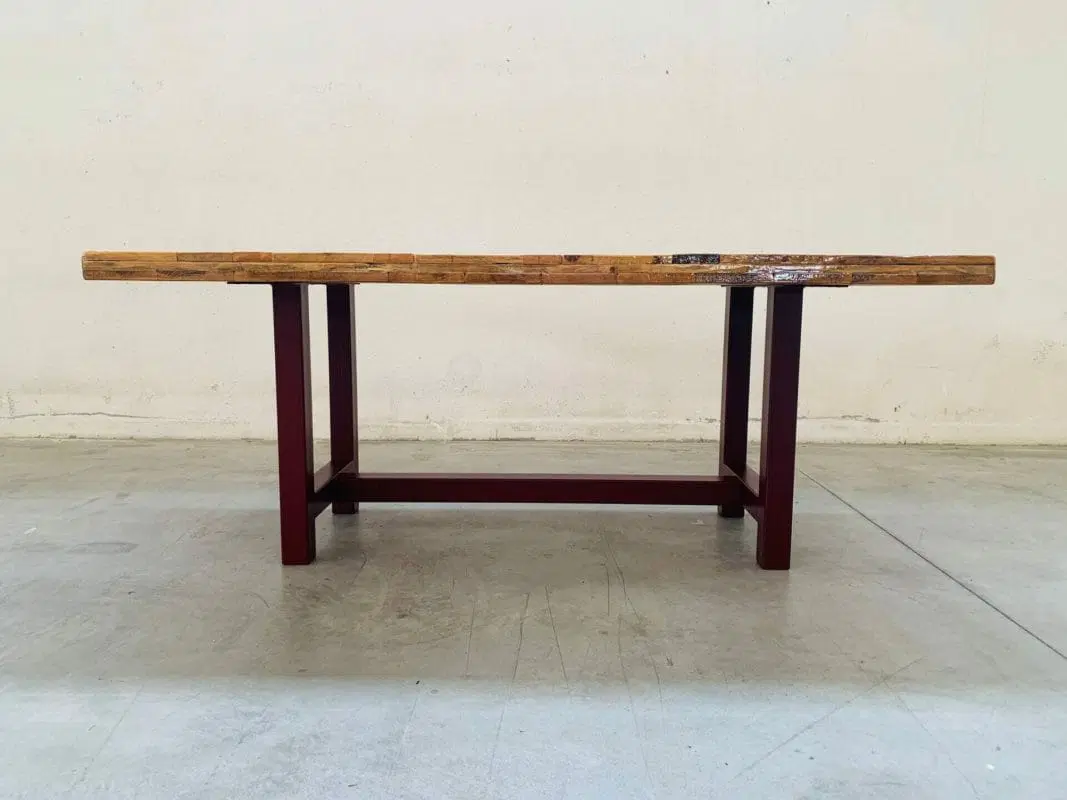 Tavolo e piano artigianale, fabbricato con materiali di riciclo di abete